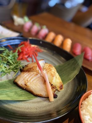 totoya sushi lounge by null