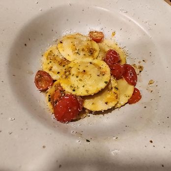 La Pasta - Ravioli with Fresh Tomato and Wine Sauce and Basil Oil. - Pasta Shops Near Me - Seattle, Washington La Pasta - Ravioli with Fresh Tomato and Wine Sauce and Basil Oil. - Pasta Shops Near Me - Seattle, Washington