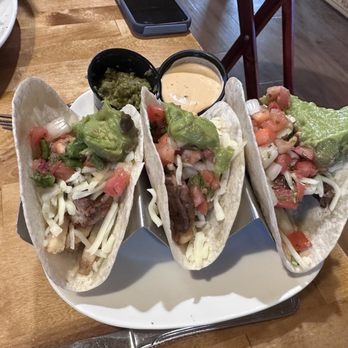 Shakas Beach Bar & Grill - Carne asada - Fish & Chips Near Me - Nags Head, North Carolina