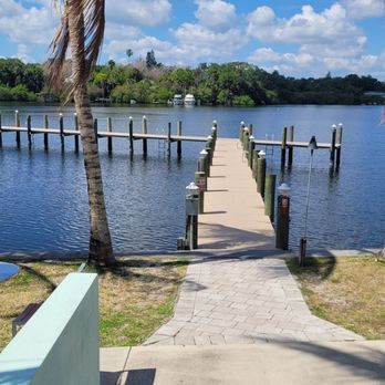 Frigate's Waterfront Bar and Grill - Seafood Near Me - Melbourne, Florida