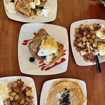 Berry Fresh Cafe - Traditional Eggs Benedict Bananas & Blueberries Foster French Toast Challah Bread French Toast Lemon Ricotta Pancakes - Breakfast & Brunch Near Me - Palm Beach Gardens, Florida