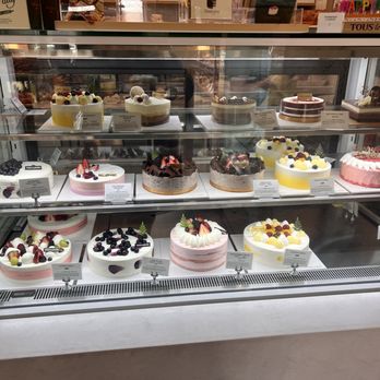 Tous Les Jours - Cake case - Desserts Near Me - Roseville, California Tous Les Jours - Cake case - Desserts Near Me - Roseville, California