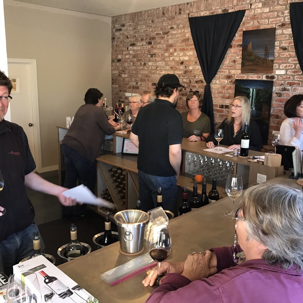 Friday night wine tasting at Moonshadow! Friday night wine tasting at Moonshadow!