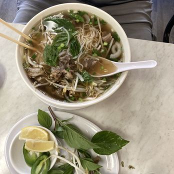 Yum Yum Pho - Oxtail pho - Vietnamese Near Me - Aiea, Hawaii