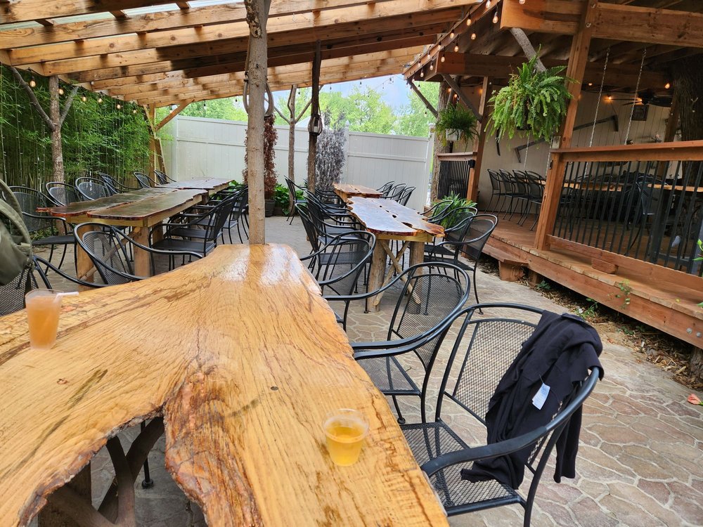 Renaissance Wine Garden - vineyard in Foristell, MO