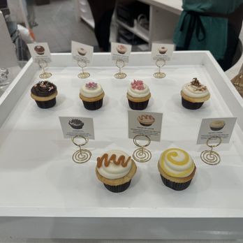 Dots Cupcakes - Cupcakes Near Me - Irvine, California