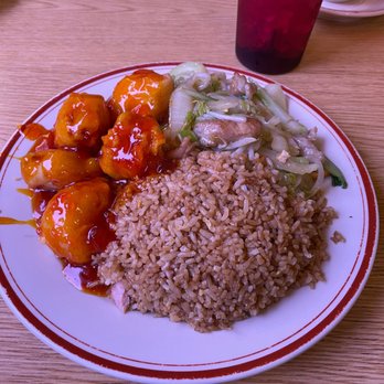 Joe Yee's Station - Letter H ham fried rice (bottom), pork chow mein (upper right), sweet and sour chicken (upper left) - Restaurants Near Me - Milford, Utah Joe Yee's Station - Letter H ham fried rice (bottom), pork chow mein (upper right), sweet and sour chicken (upper left) - Restaurants Near Me - Milford, Utah