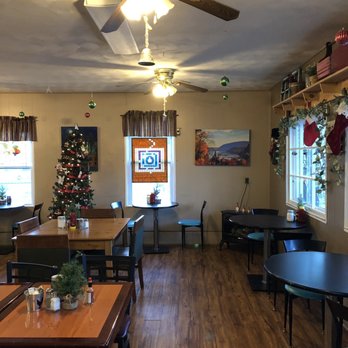 Country Cafe & General Store - Breakfast & Brunch Near Me - Harpers Ferry, West Virginia