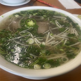 4 Sisters - Large Pho Tai - broth is so tasty and clean (not oily) - Vietnamese Near Me - Bremerton, Washington