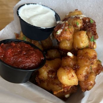 Short or Tall Eatery & Drink Hall - Cheese Curds - Burgers Near Me - Rogers, Minnesota Short or Tall Eatery & Drink Hall - Cheese Curds - Burgers Near Me - Rogers, Minnesota