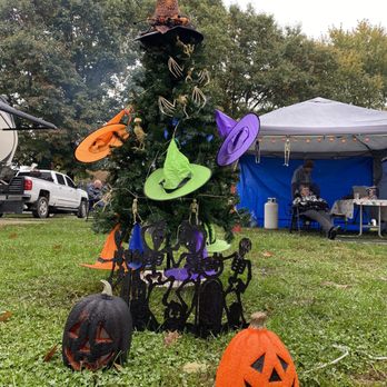 Yogi Bear's Jellystone Park - All the campsites had cool Halloween decor - Campgrounds Near Me - Knightstown, Indiana Yogi Bear's Jellystone Park - All the campsites had cool Halloween decor - Campgrounds Near Me - Knightstown, Indiana