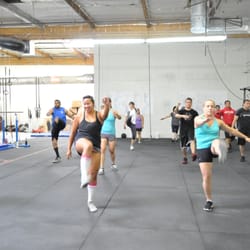 Crossfit Milpitas - Class getting warmed up