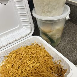 Hong Kong Style Crispy Noodles