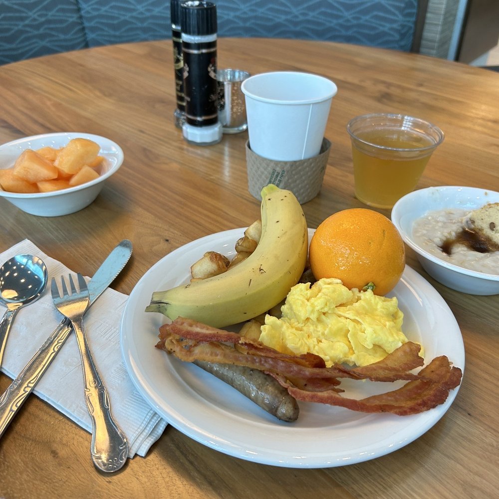 Embassy Suites by Hilton Sarasota - Complimentary breakfast - Hotels Near Me - Sarasota, Florida