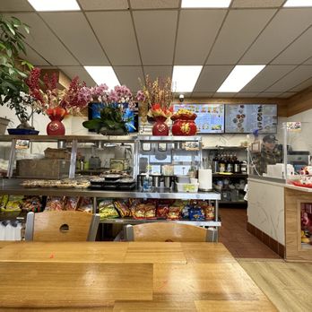 Mom's Pho & Banh Mi - They remodeled! Nice interior - Vietnamese Near Me - Oakland, California