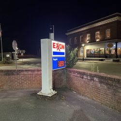 Exxon - Exxon sign in historic area on US Route 15