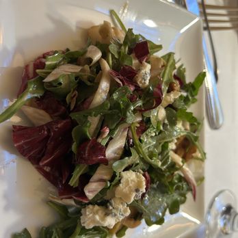 Le Petit Restaurant - Pear & Argula Walnut Salad - French Near Me - Sherman Oaks, California Le Petit Restaurant - Pear & Argula Walnut Salad - French Near Me - Sherman Oaks, California