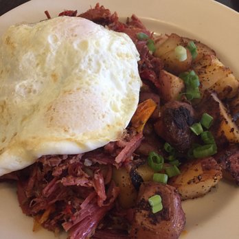 Barefoot Cafe - Corned Beef Hash -unfortunately strange (flavorwise) - Bars Near Me - Fairfax, California