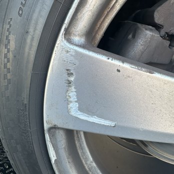 Chino's Towing - Rim as u can see the black paint is on the scratch - Towing Near Me - San Bernardino, California