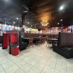 Johnny Longhots - Seating area