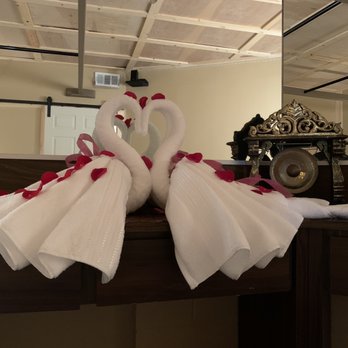 Siri Thai Massage - Cute love swans :) - Massage Therapy Near Me - Kaneohe, Hawaii Siri Thai Massage - Cute love swans :) - Massage Therapy Near Me - Kaneohe, Hawaii
