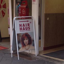 Hair Haus - Vor der Tür