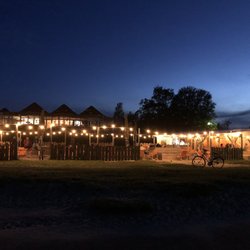 8 Grad Ost - Tolle Beachbar des Restaurant auf der Strandwiese