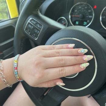 Creative Nails - Nail Salons Near Me - Huntsville, Texas