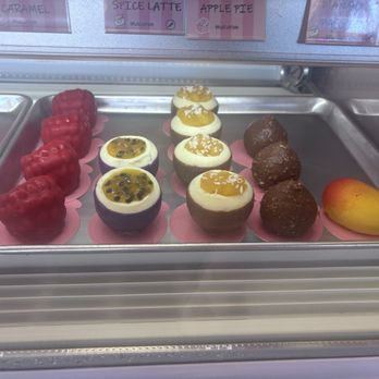 Macamochi - So pretty - Bakeries Near Me - Pompano Beach, Florida