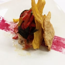 Mejores Banquetes - Filete de pescado en salsa de xcatic con TeHa de parmesano.
