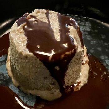 la macina - Semifreddo con colata di cioccolata calda (semifreddo with hot chocolate sauce) - Italian Near Me - Monreale, Pennsylvania