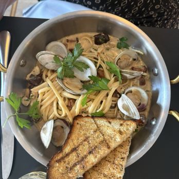 Noble Crown - Linguine and clams with chanterelles in a light wine sauce. - New American Near Me - St. Louis, Missouri Noble Crown - Linguine and clams with chanterelles in a light wine sauce. - New American Near Me - St. Louis, Missouri