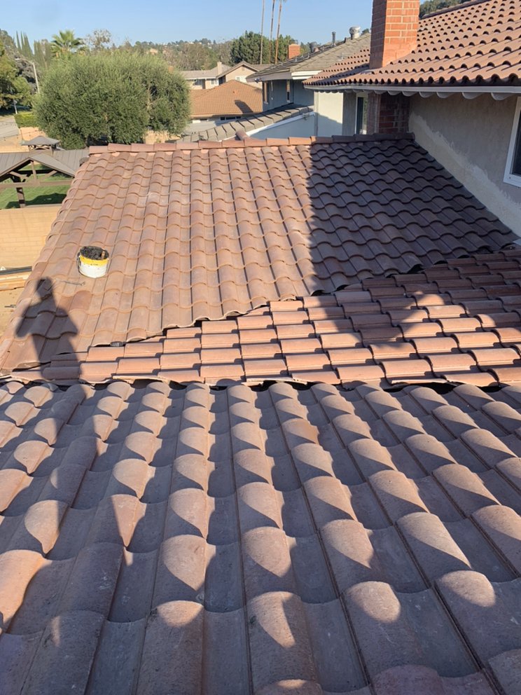 Slide of Markeasy Roofing