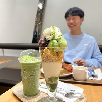 Nana’s Green Tea - Matcha Float w/ Mochi and Matcha Warabimochi Parfait - Japanese Near Me - Seattle, Washington