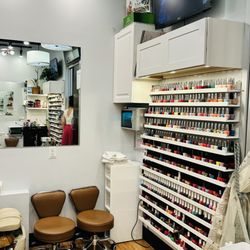Happy Nails,  Waxing & Eyelashes 