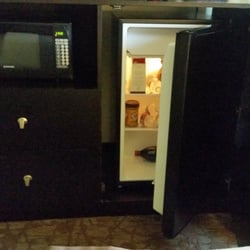 Holiday Inn West Covina - Spotless full size mini fridge