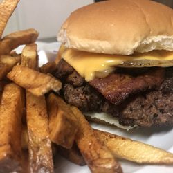 Backwoods Restaurant - Bacon Cheeseburger with Home Fries