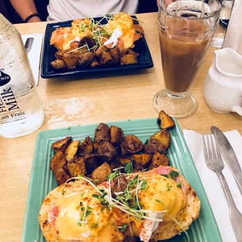 The Senator - Breakfast & Brunch Near Me - Toronto, Ontario