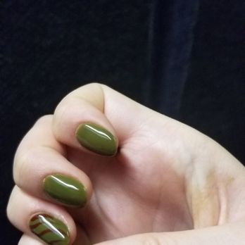 QQ Nails & Spa - Uneven nail color and some nails are oval (pointier) while others are round - Nail Salons Near Me - New York, New York