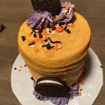 The Crimson Cake - Vegan mini Halloween cake! - Custom Cakes Near Me - Oceanside, California
