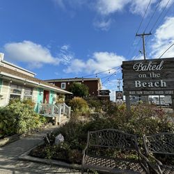 Baked on the Beach - Exterior