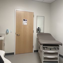 UW Medicine Primary Care at South Lake Union - Very clean and doesn't have that old building smell