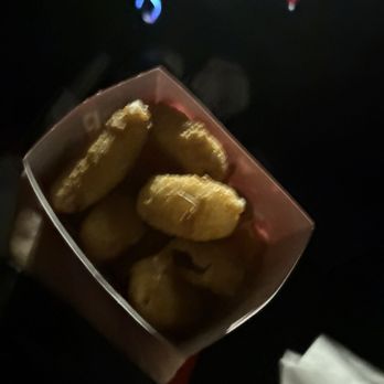 Dairy Queen Grill & Chill - 10 min wait for 10 or less cheese curds for 6$ be better stop bein so cheap ? - Fast Food Near Me - Oshkosh, Wisconsin Dairy Queen Grill & Chill - 10 min wait for 10 or less cheese curds for 6$ be better stop bein so cheap ? - Fast Food Near Me - Oshkosh, Wisconsin