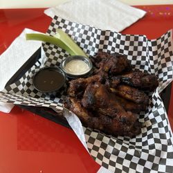 The Beer Hog - Wings. Smoked good !!
