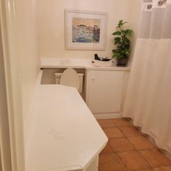 Captain's Quarters Inn - Bathroom