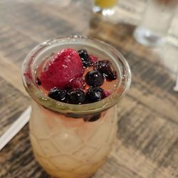 Kelseys Original Roadhouse - Strawberry dragon fruit gin smash