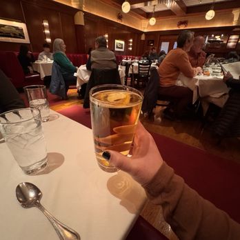 Shaw's Crab House - Stella Beer - Seafood Near Me - Schaumburg, Illinois Shaw's Crab House - Stella Beer - Seafood Near Me - Schaumburg, Illinois
