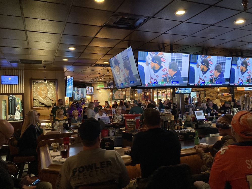 RUM RUNNER LOUNGE Updated October 2024 131 Photos & 164 Reviews 1801 E Tropicana Ave, Las