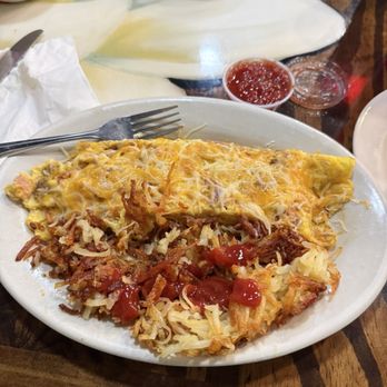 Magnolia Cafe - All meat omelette and hashbrowns - Cafes Near Me - Durant, Oklahoma