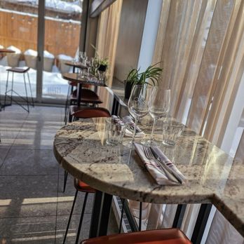 Cerise Café-Buvette - a view of the outside of the restaurant - Wine Bars Near Me - Montreal, Quebec